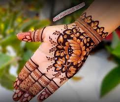 Elegant Henna Artistry